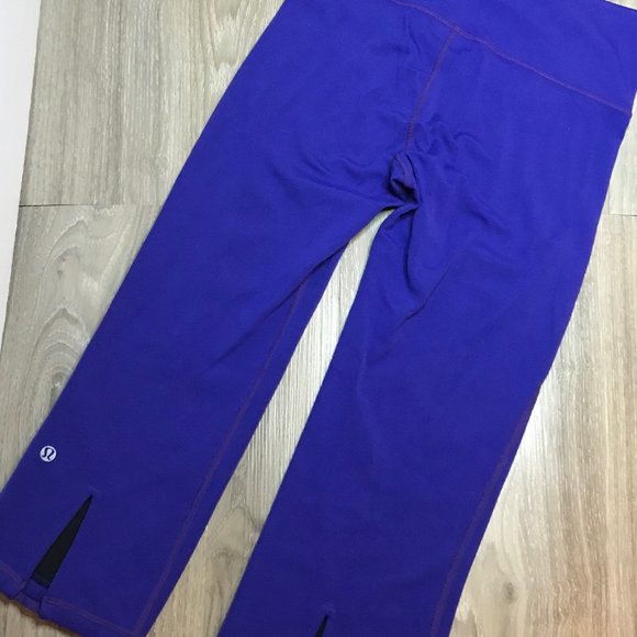 lululemon Gather & Crow Reversible Crops - EUC - 4 - Picture 4 of 9